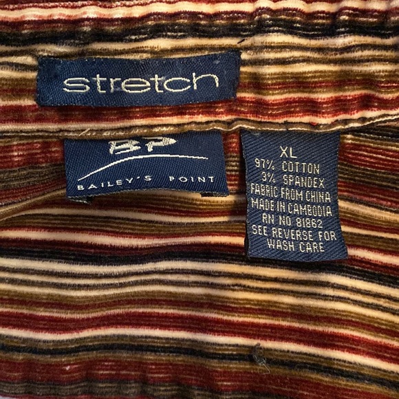 Bailey’s point button up - Picture 2 of 2